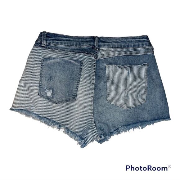 Jean Shorts American Original Rewash Raw Hem Size 11 / 30 High Rise Distressed - Picture 1 of 3
